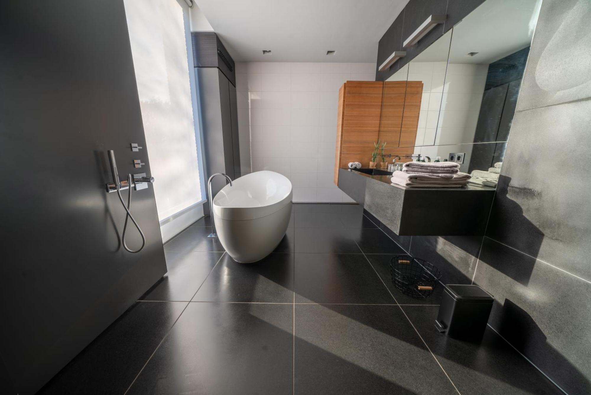 Bed & Wellness Boxtel, Luxe Kamer Met Airco En Eigen Badkamer, Ligbad 외부 사진